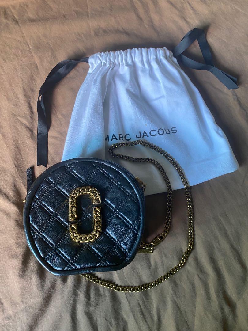 Marc Jacobs The Status Round Crossbody Bag, Luxury, Bags & Wallets on Carousell