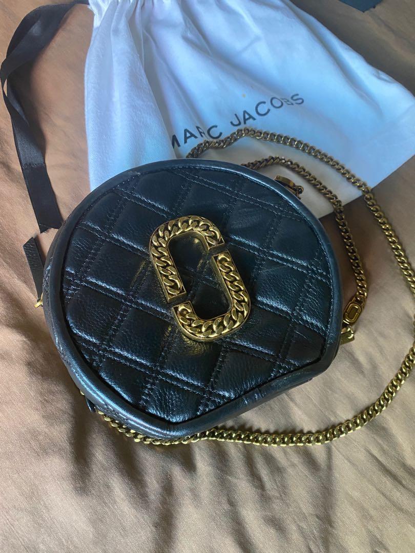 Marc Jacobs The Status Round Crossbody Bag, Luxury, Bags & Wallets on Carousell