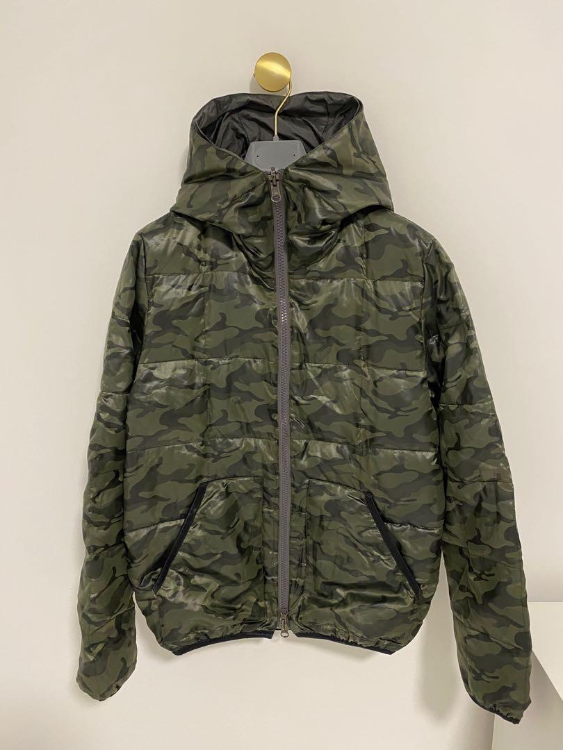Reversible camo print puffer jacket hotsell