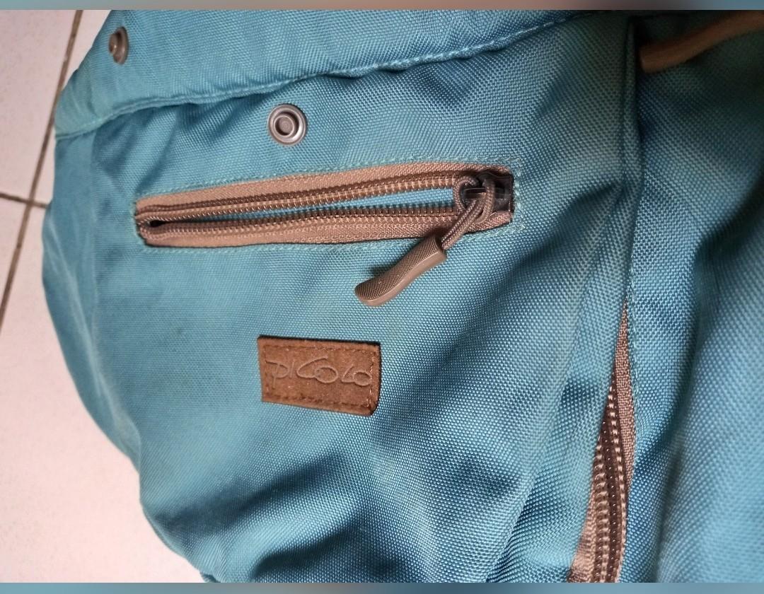 Picolo Baby Carrier (Category: Babies & Kids Fashion) located in Taguig. Submitted by MCSison (Listing ID 1141024208, Image 2). Description: rfs: outgrown by baby Shipping c/o buyer.