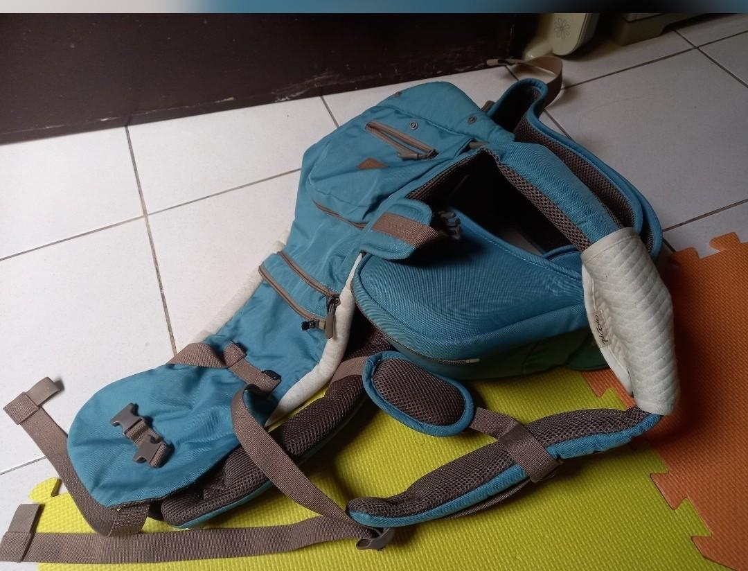 Picolo Baby Carrier (Category: Babies & Kids Fashion) located in Taguig. Submitted by MCSison (Listing ID 1141024208, Image 3). Description: rfs: outgrown by baby Shipping c/o buyer.