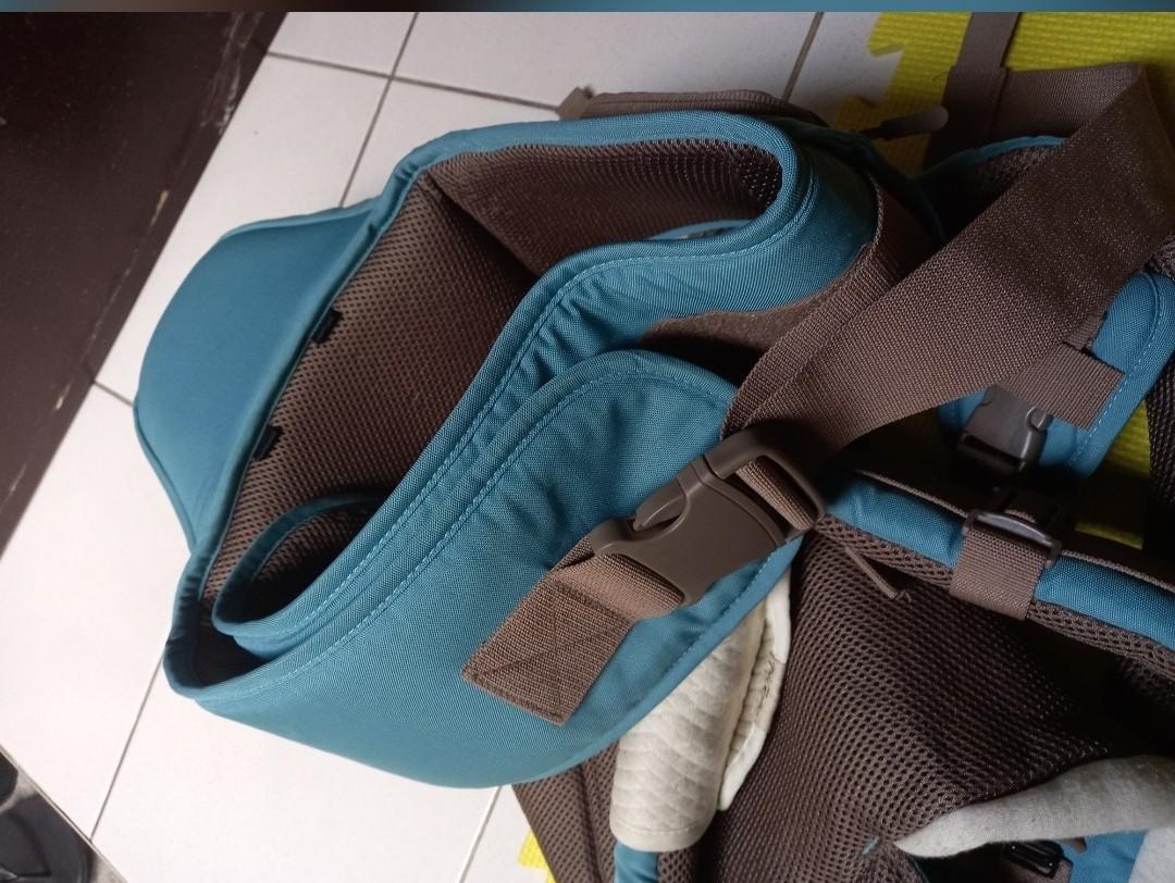 Picolo Baby Carrier (Category: Babies & Kids Fashion) located in Taguig. Submitted by MCSison (Listing ID 1141024208, Image 1). Description: rfs: outgrown by baby Shipping c/o buyer.