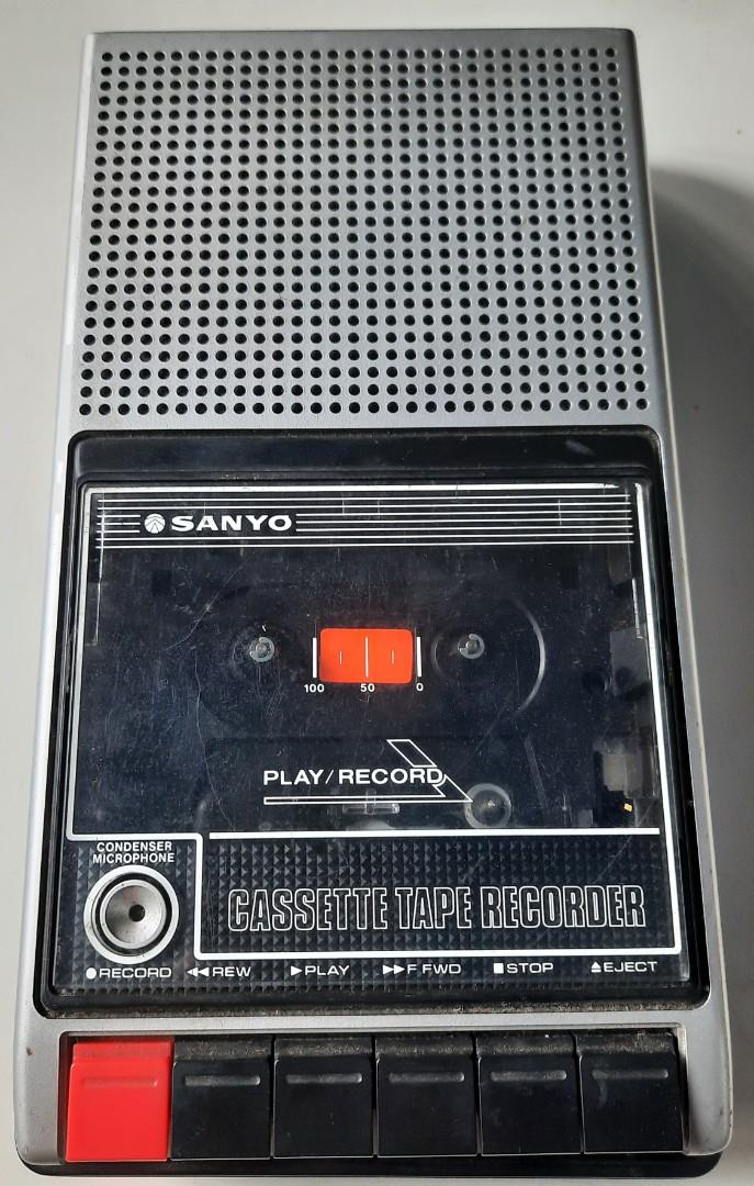 Sanyo Cassette Tape Recorder, Hobbies & Toys, Collectibles & Memorabilia, Vintage Collectibles