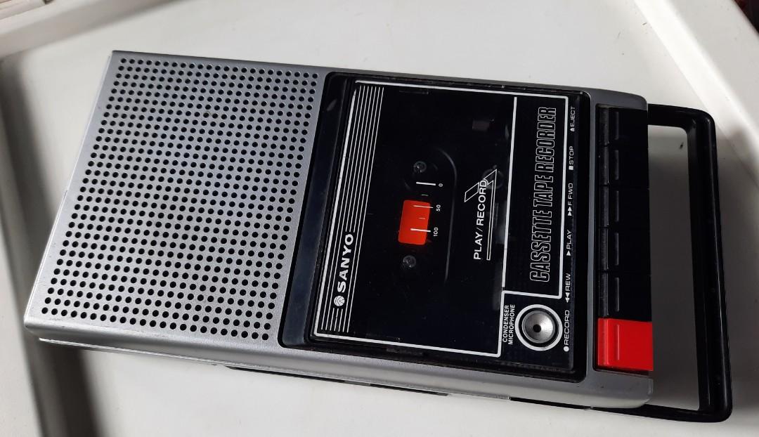 Sanyo Cassette Tape Recorder, Antiques, Vintage Collectibles on Carousell