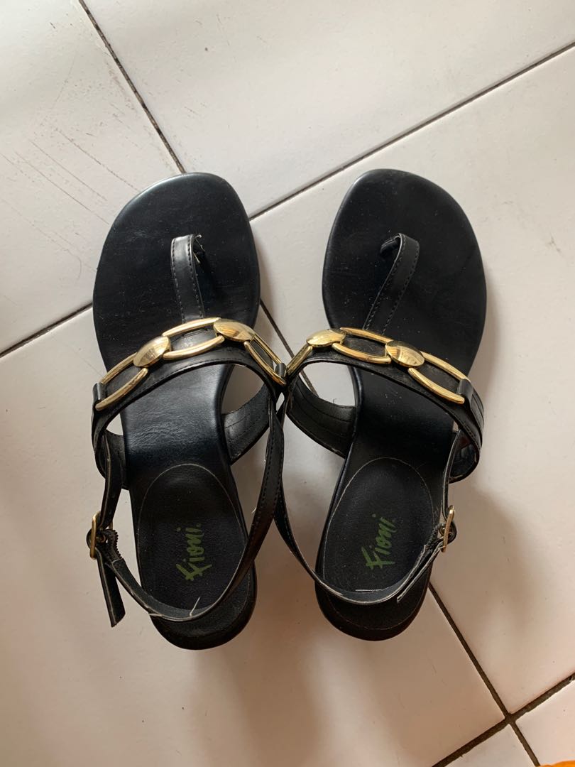 Sepatu Sandal Payless
