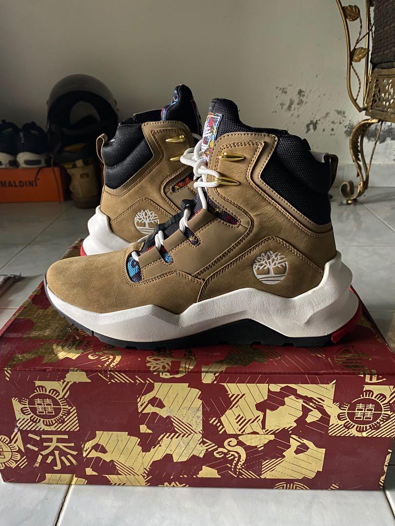 Dark beige nubuck timberlands store