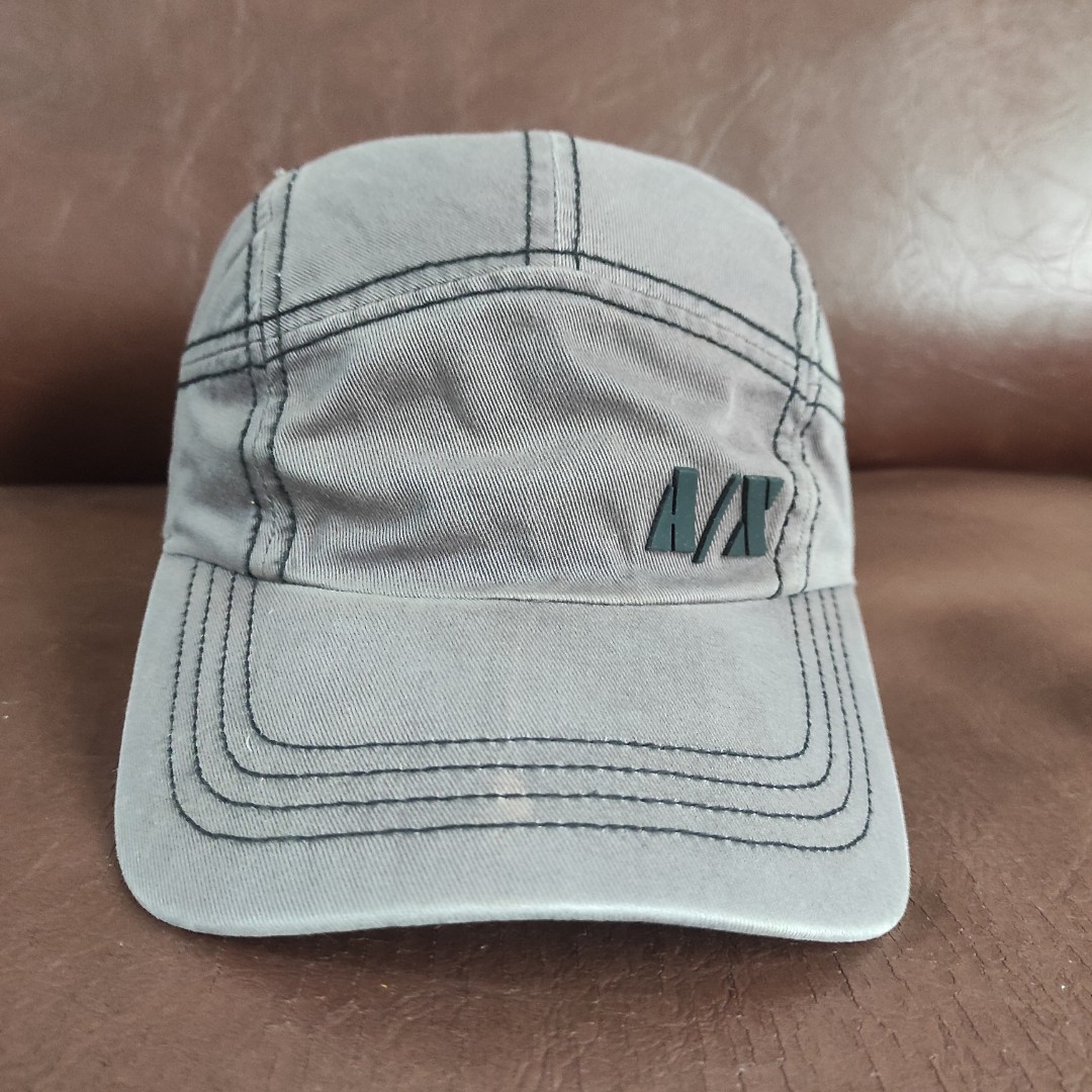 topi armani exchange