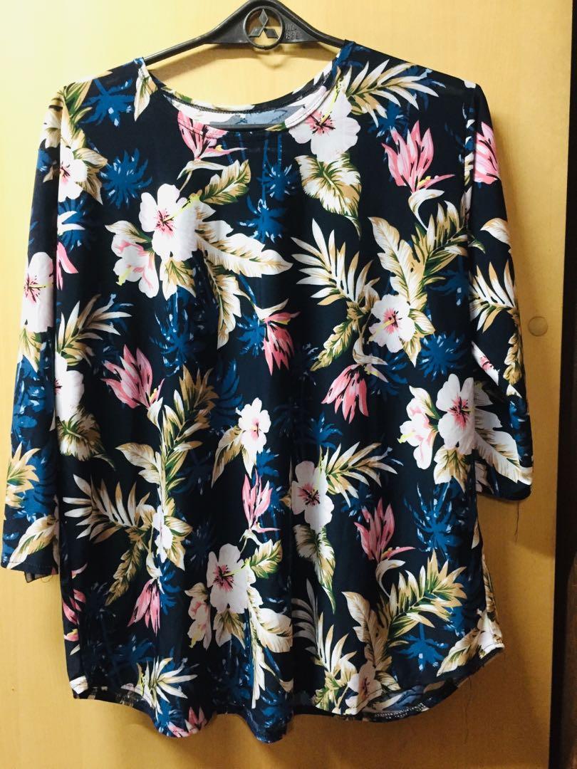 Unbranded Top for Sale (Category: Blouses) located in Manila. Submitted by sunshower1232 (Listing ID 1141037229, Image 1). Description: Unbranded Top for Sale Send PM for details. .
