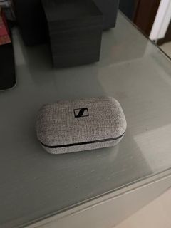 （分類：）位於 。 由 trussard 提交（商品編號 1142709994，圖片 1）。簡介： 。