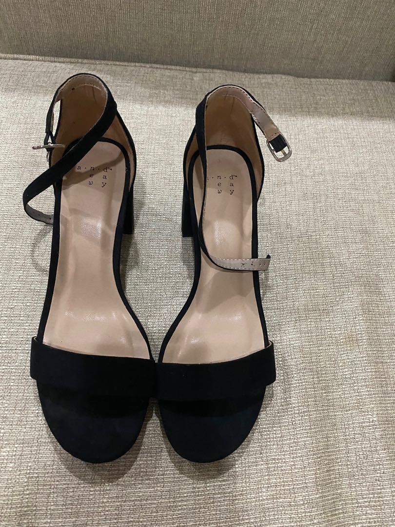 A new 2025 day block heel