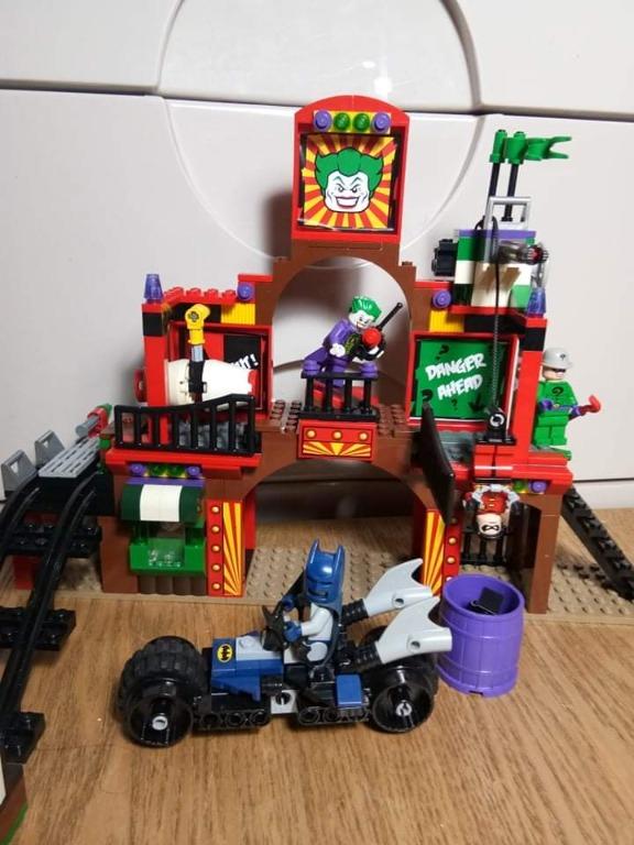 Authentic Lego Set The Joker Funhouse Escape Harley Quinn Riddler