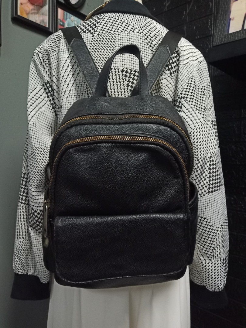 Bagpack Leather, Women's Fashion, Bags & Wallets, Backpacks on Carousell