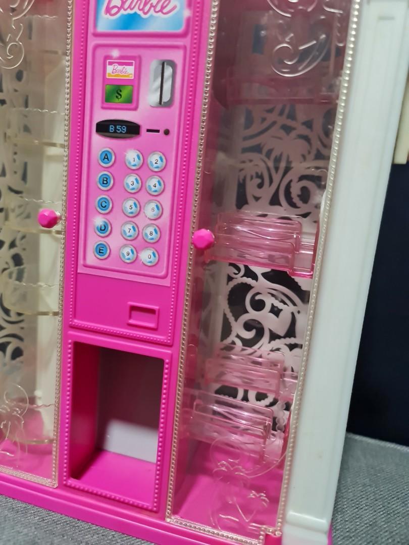 Barbie Life in Dreamhouse Fashion Display and Vending Machine