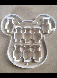 Bearbrick 100% bear shaped display case