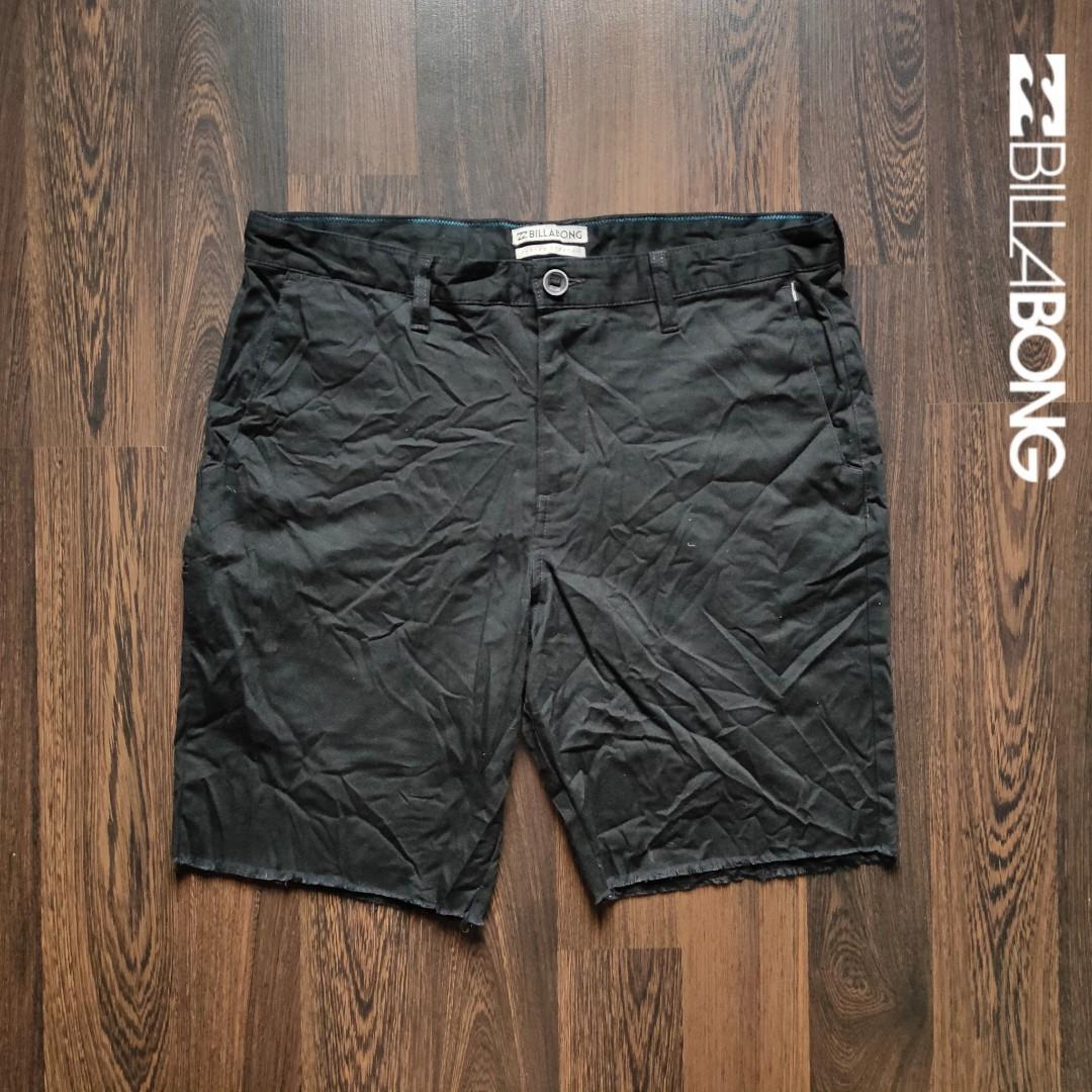 BILLABONG CARTER STRETCH BLACK | Cutoff Walkshorts (Category: Activewear) located in Cebu City. Submitted by denimholic (Listing ID 1142698451, Image 1). Description: 🩳 Authentic Preloved Billabong Walkshorts ▫️SIZE : 34in. (Relaxed Fit) ▫️100% Cotton, Black Chino, Cut-off ▫️9.0 / 10 very good condition ▫️Made in China.
