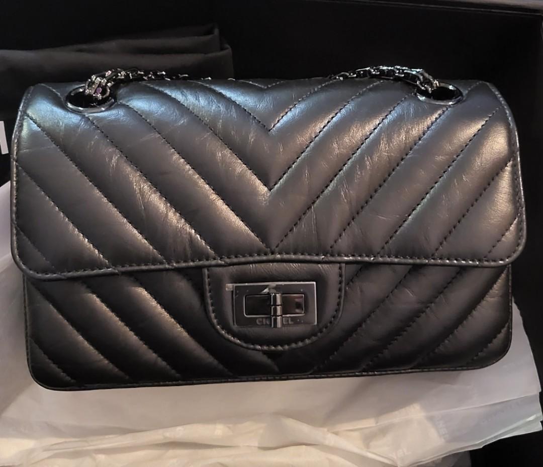 Chanel mini reissue so discount black