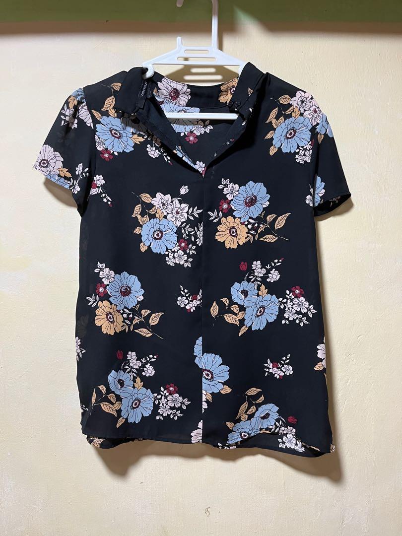 Forever 21 black floral top (Category: Blouses) located in Las Pinas. Submitted by daduuhh (Listing ID 1142786689, Image 2). Description: Black floral top from Forever 21 Barely used, like new Sheer material ✿ Payment first before shipping ✿ Modes of Payment: Gcash, BPI or BDO ✿ Disclaimer: actual color of the garment may differ due to lighting and quality of photo — please manage your expectations ✿ Shipping; Lalamove or Gogo Xpress from Las Piñ