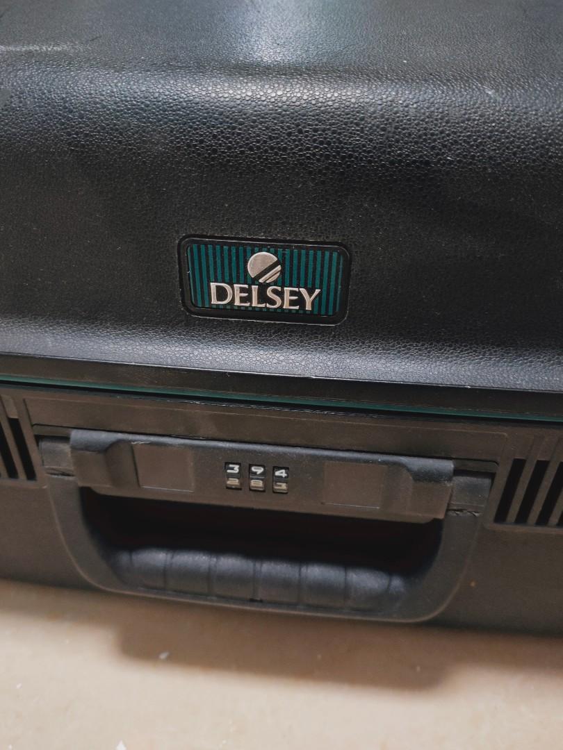 French made Delsey vintage hardshell extra large size suitcase baggage