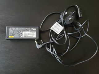 FUJITSU AC ADAPTOR