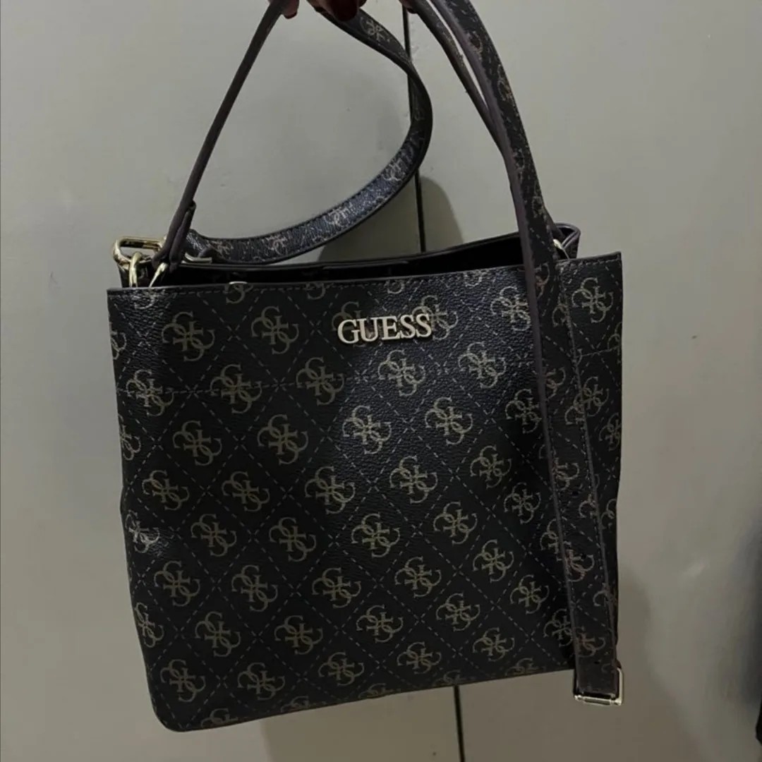 Guess shoulder/sling/crossbody bag, Women's Fashion, Bags & Wallets