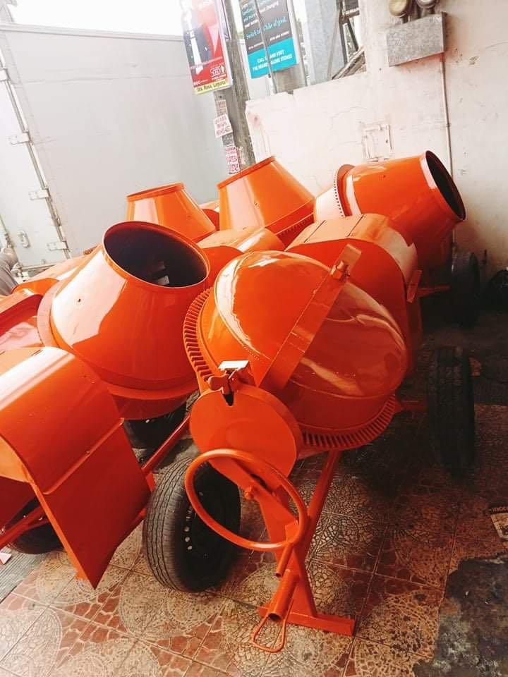 HEAVY DUTY CEMENT MIXER, Commercial & Industrial, Construction Tools