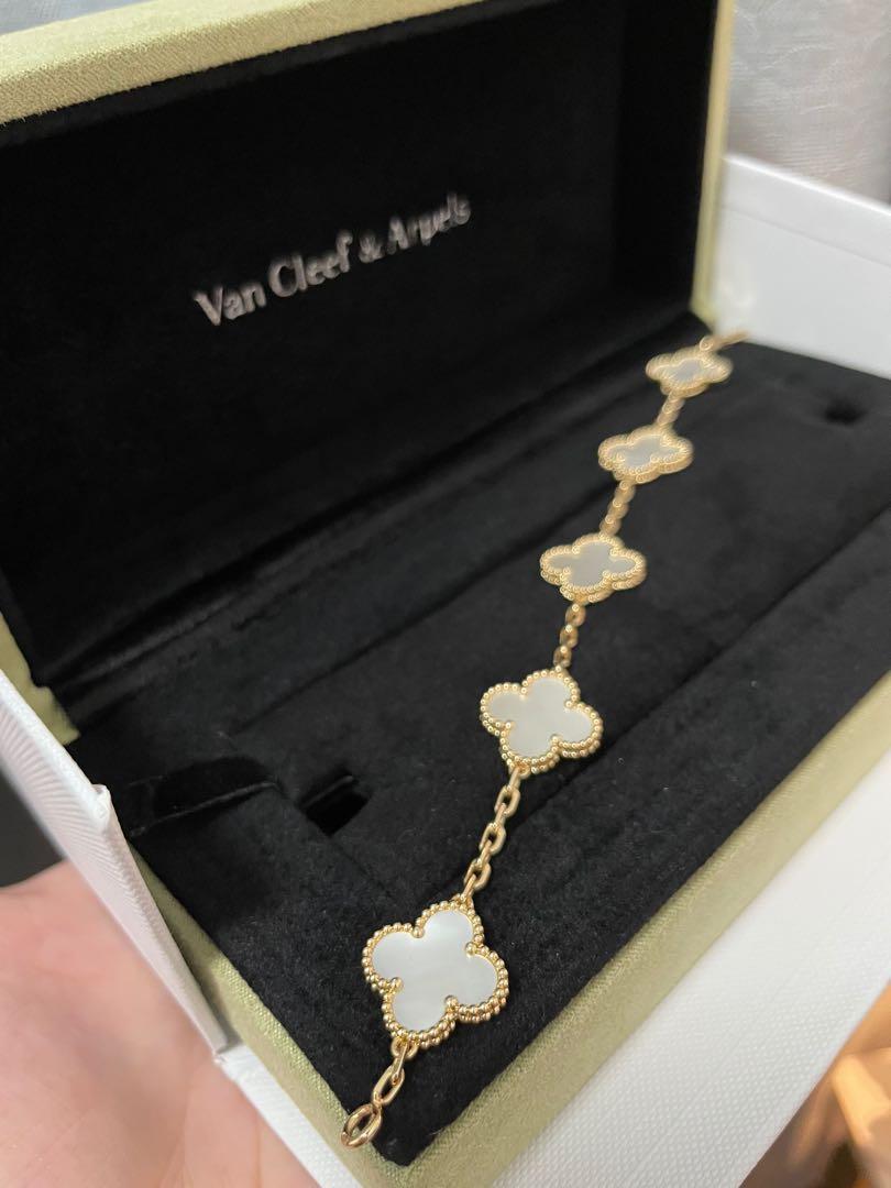 Sweet Alhambra bracelet 18K yellow gold, Mother-of-pearl- Van Cleef & Arpels