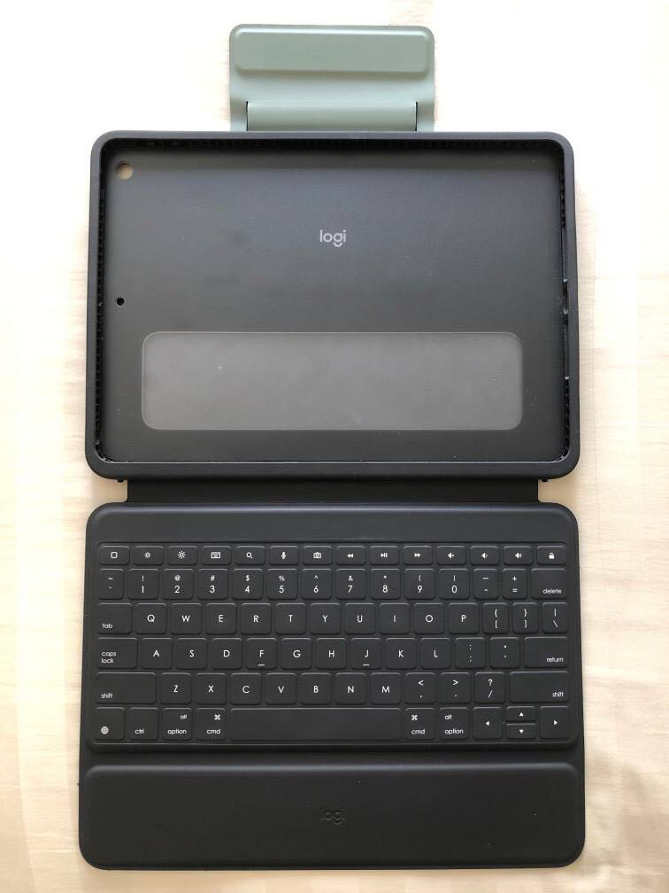 Logitech Rugged Keyboard Folio for iPad (7th and 8th Generation