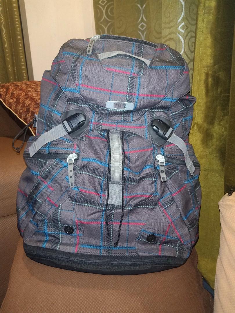 Oakley surf pack backpack Men s Fashion Bags Backpacks on Carousell