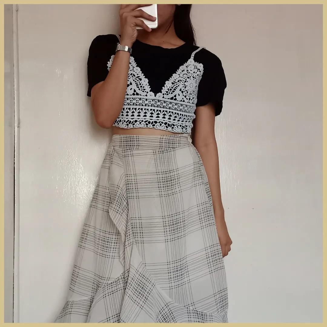 Plaid ruffle soft skirt (Category: Skirts) located in Manila. Submitted by b2dazzle (Listing ID 1142765147, Image 1). Description: 3🍒 SKIRT only ╰ Waist- 24” when laid flat (stretchable) | length- 20-30" ╰ Price: 200 🍒 Model’s size for reference: ╰ waist- 26” ✦ mine/m basis ✦ product color may slightly vary due to photographic lighting sources. ⁣⁣⁣⁣⁣⁣⁣⁣⁣⁣⁣⁣⁣⁣ ✦ read highlights before purchasing items ✦ thank you 🤎 helping tags: korean fashion,