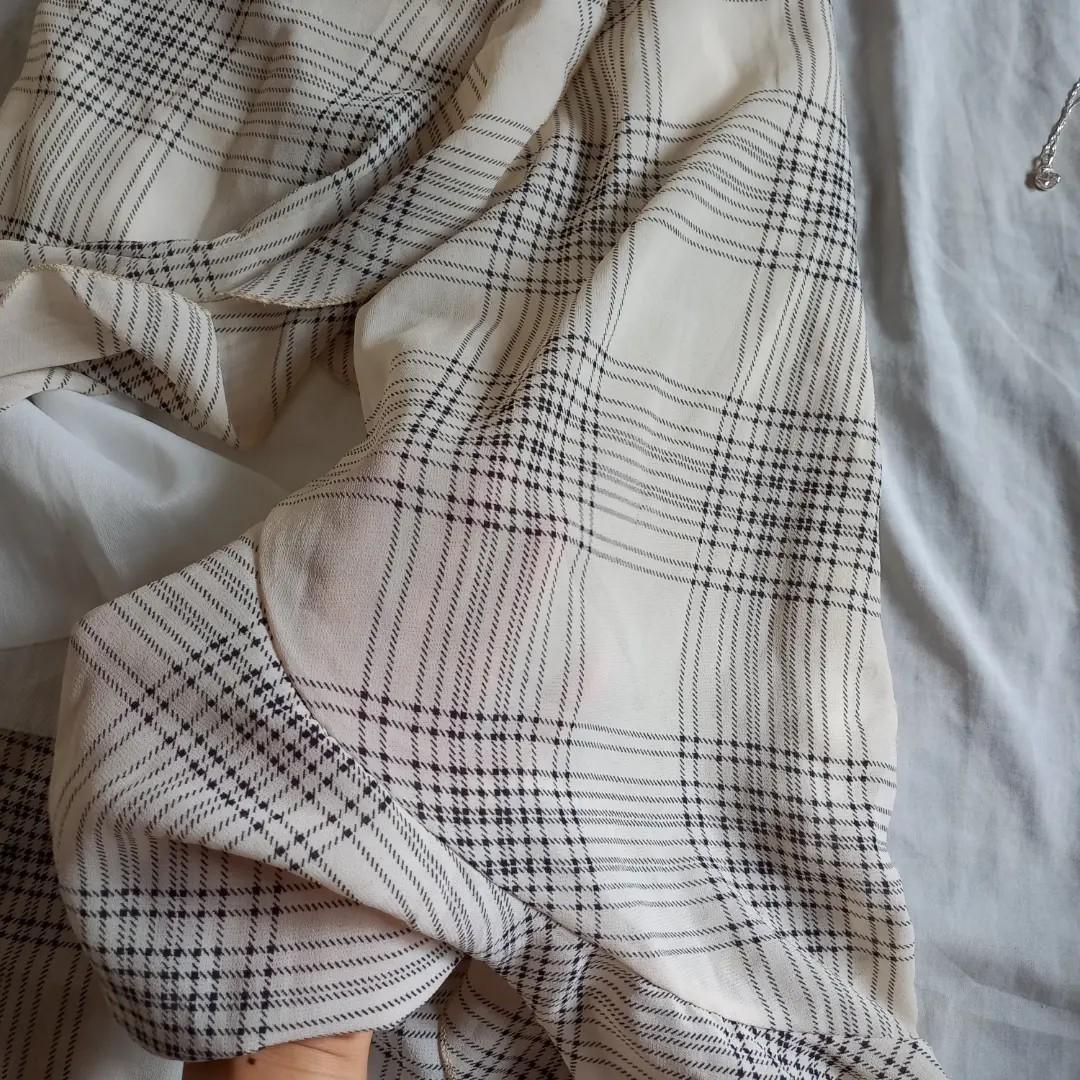 Plaid ruffle soft skirt (Category: Skirts) located in Manila. Submitted by b2dazzle (Listing ID 1142765147, Image 3). Description: 3🍒 SKIRT only ╰ Waist- 24” when laid flat (stretchable) | length- 20-30" ╰ Price: 200 🍒 Model’s size for reference: ╰ waist- 26” ✦ mine/m basis ✦ product color may slightly vary due to photographic lighting sources. ⁣⁣⁣⁣⁣⁣⁣⁣⁣⁣⁣⁣⁣⁣ ✦ read highlights before purchasing items ✦ thank you 🤎 helping tags: korean fashion,