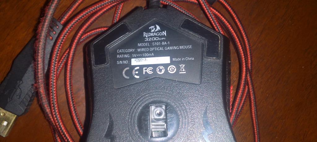 RedDragon 3200DPI gaming mouse (Category: Mouse & Mousepads) located in San Juan City. Submitted by huliuna72 (Listing ID 1142742936, Image 2). Description: More than 10 times the DPI of standard mouse models. Especially good for FPS games. Has 2 programable side buttons. RFS: don't get to play much anymore, hindi na nagagamit .