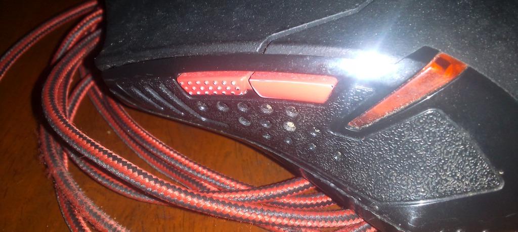 RedDragon 3200DPI gaming mouse (Category: Mouse & Mousepads) located in San Juan City. Submitted by huliuna72 (Listing ID 1142742936, Image 3). Description: More than 10 times the DPI of standard mouse models. Especially good for FPS games. Has 2 programable side buttons. RFS: don't get to play much anymore, hindi na nagagamit .
