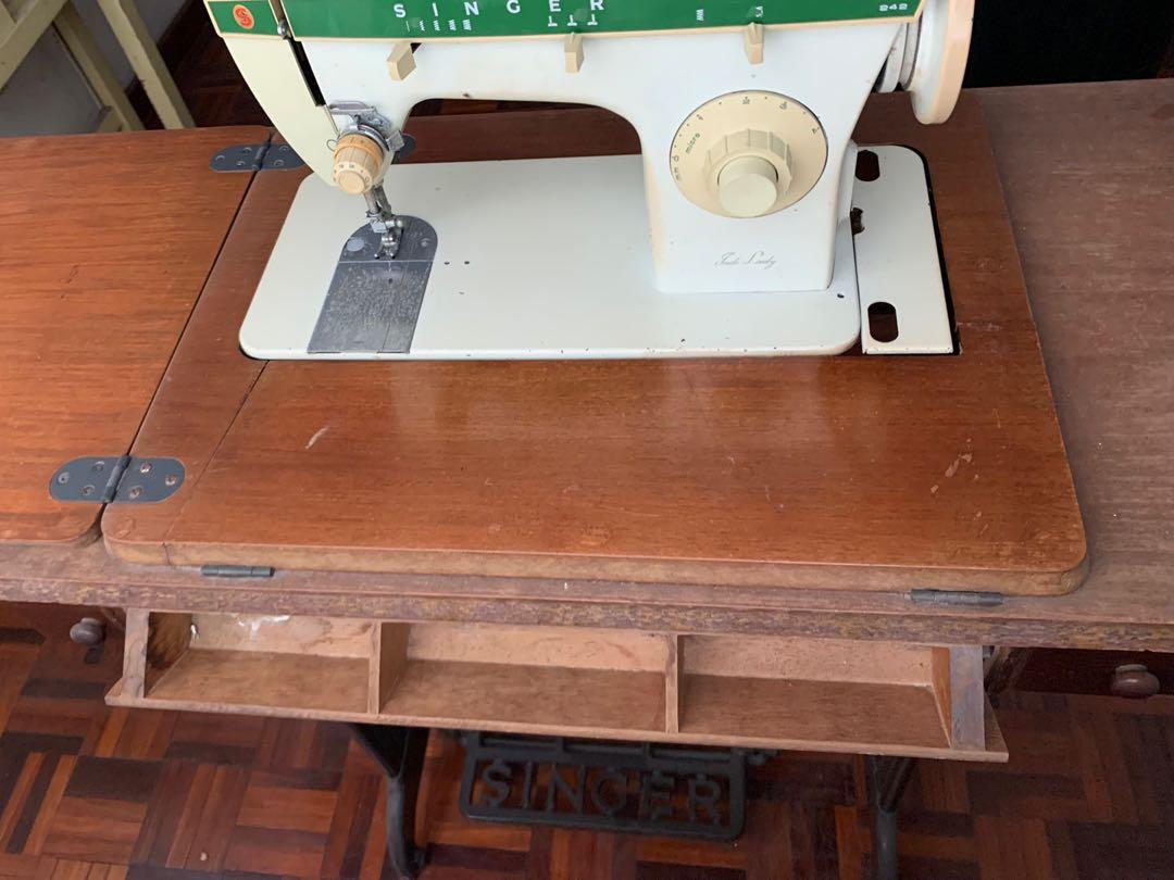 Singer Fashion Mate 252 / Jade Lady 1970s vintage sewing machine
