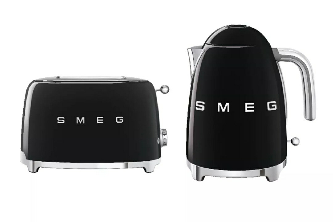 SMEG kettle and toaster, TV & Home Appliances, Kitchen Appliances