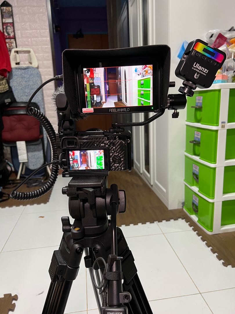 Sony A6300 with accessories set 