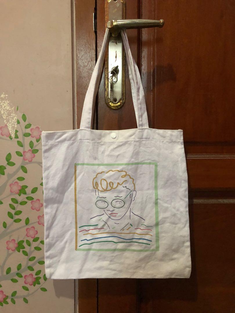 Miniso Tote Bag Resleting Motif Duck Bahan Canvas Sz43x33x13cm