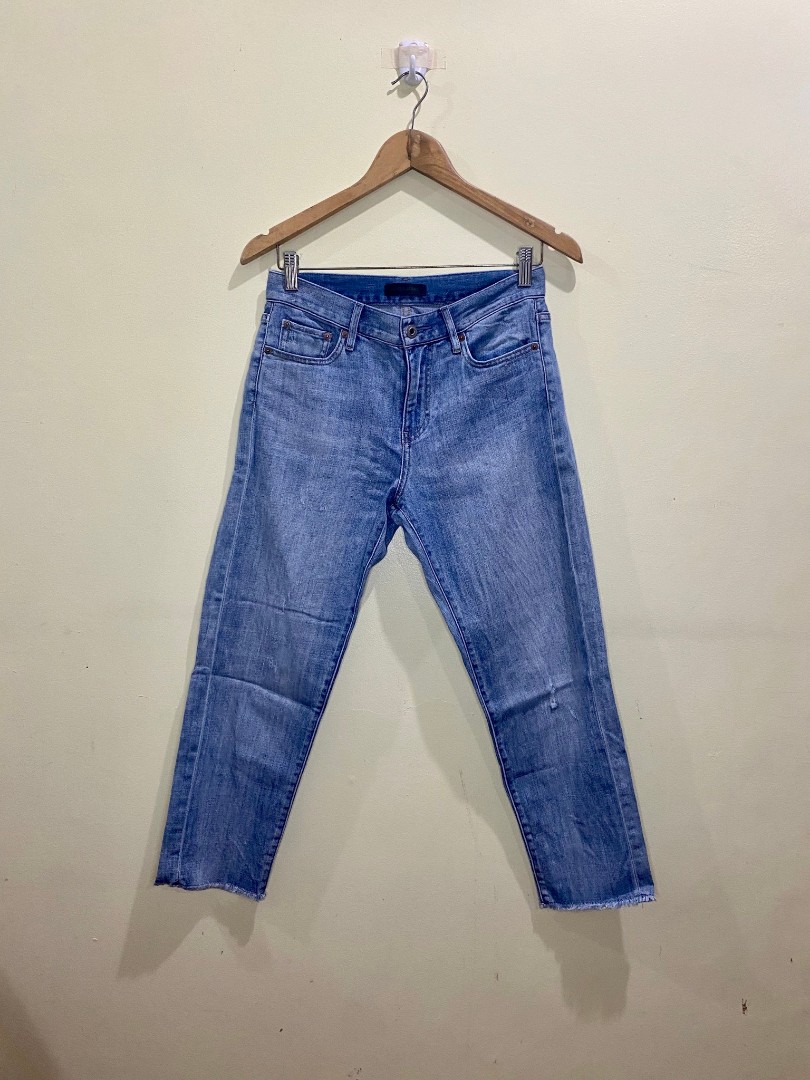 UNIQLO Jeans, Women's Fashion, Bottoms, Jeans on Carousell