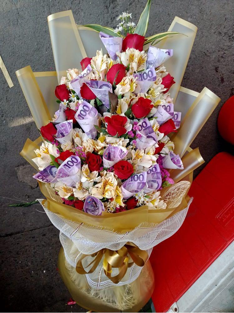Valentines Flowers Assorted (Category: Flowers & Bouquets) located in Pasay City. Submitted by meostore (Listing ID 1142730527, Image 2). Description: Flowers for sale, starting price is 500 pesos. Prices for every flower may vary, depends on the size and type of flower. Pm for more details. Location: Pasay City For inquiries please call: 09171748376.