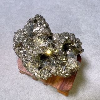 Large and small cube face 😍😍😍 'Extremely prosperous wealth' 😍💖 heart eyes ✨ sparkling ✨ 😍 Peruvian pyrite 🤩 $448 ❤️ So shiny ✨✨✨ The shop owner is a pyrite lover, so every piece is super shiny and beautiful ✨放心❤️ This size is perfect for placing on an office desk 😍 Improve luck! Wealth-attracting神器! Extremely powerful for attracting wealth! Helps earn money and also accumulate wealth!64203305244034110