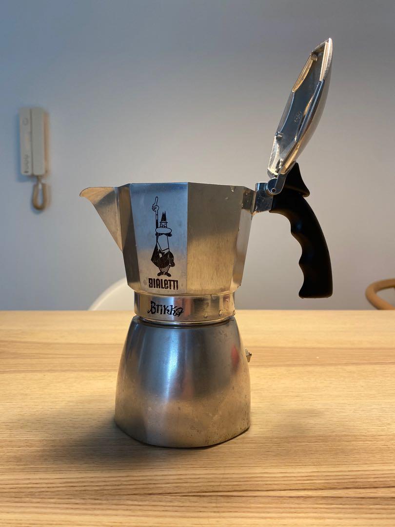 Bialetti - New Brikka, Moka Pot, the Only Stovetop Coffee Maker Capable of  Producing a Crema-Rich Espresso, 4 Cups (5,7 Oz), Aluminum and Black: Home  & Kitchen 