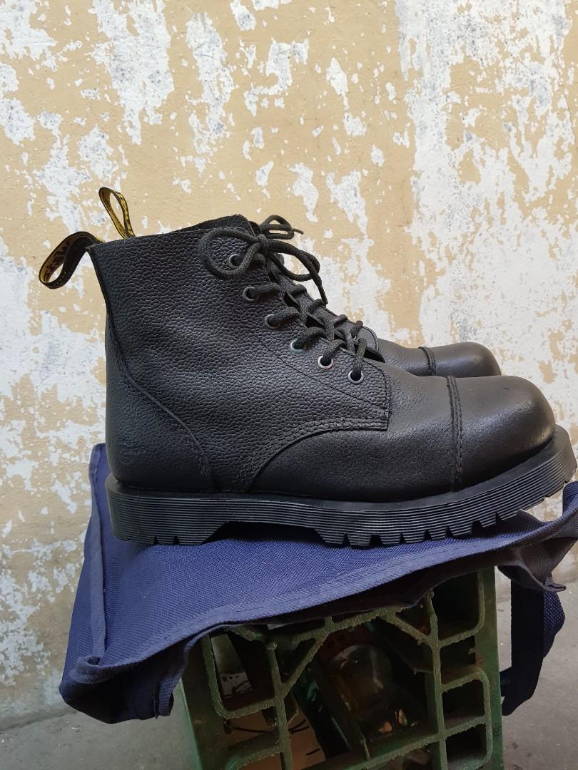 DR MARTENS WALLACE 6 EYE Men s Fashion Footwear Boots on Carousell