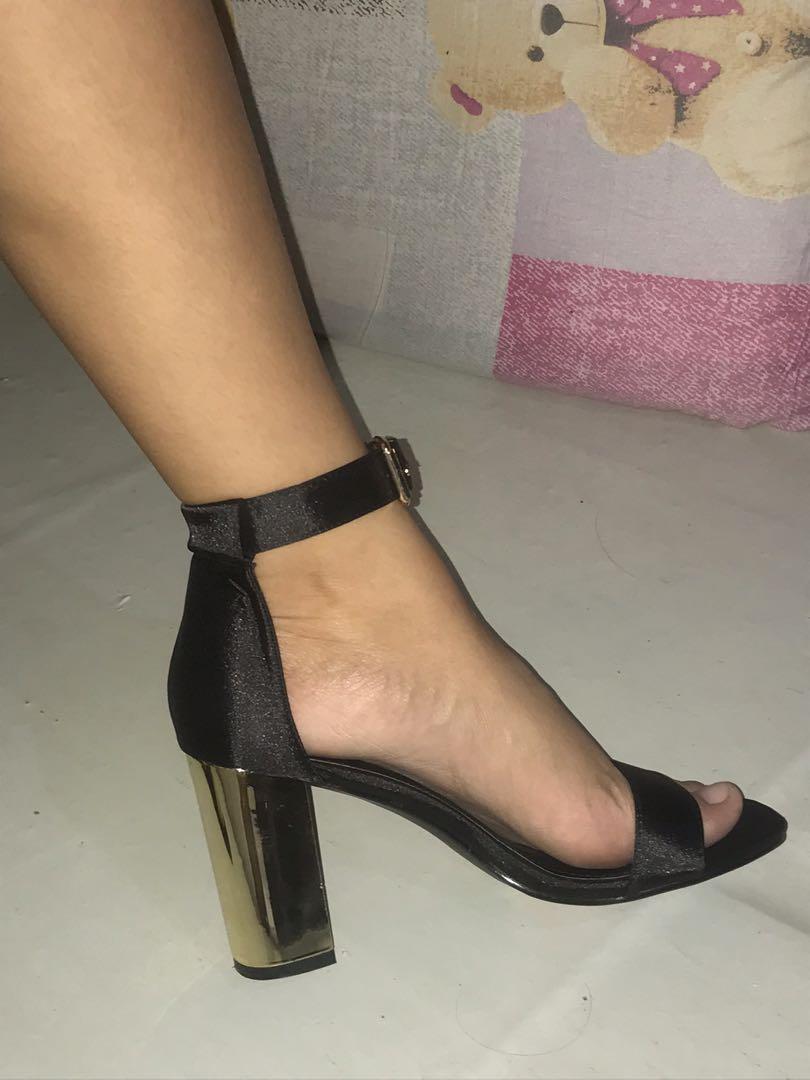 Parisian sandals sale sales