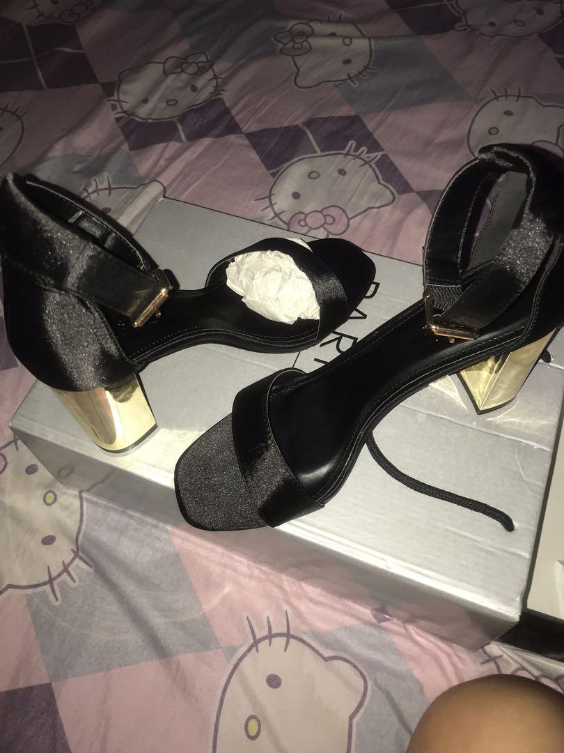 Parisian sandals sale top