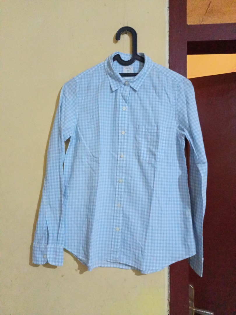 GAP Shabby blue plaid button-down 