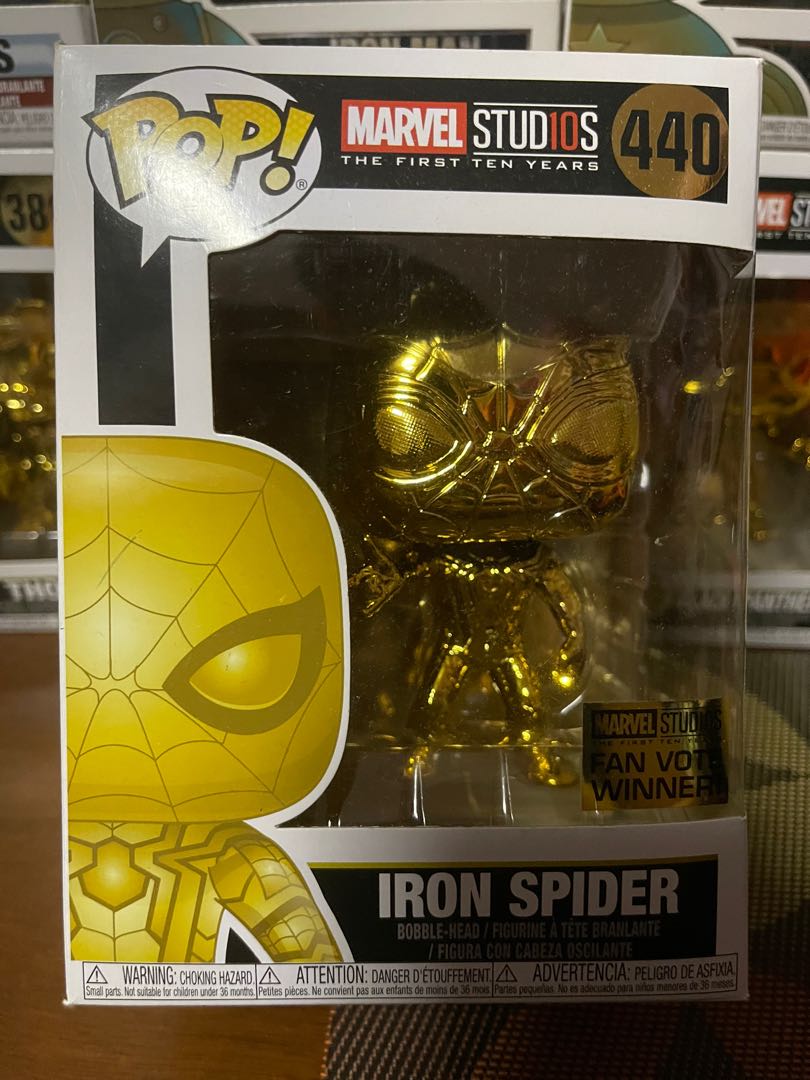 funko pop - iron spider man gold chrome 