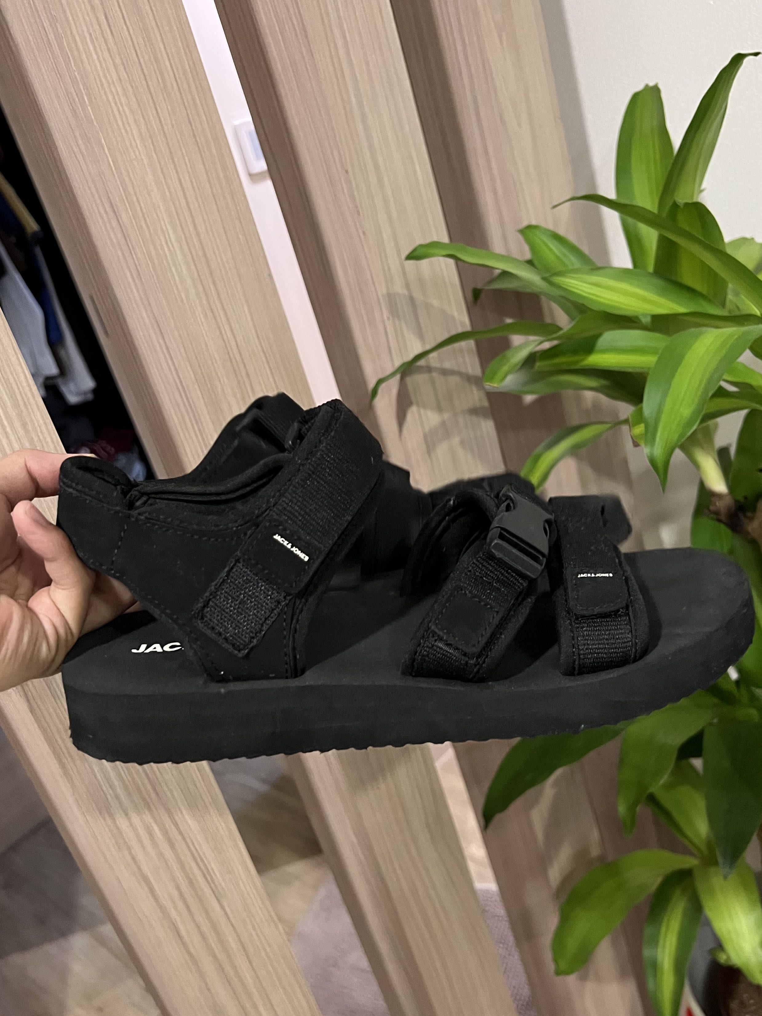 Jack and on sale jones sandals