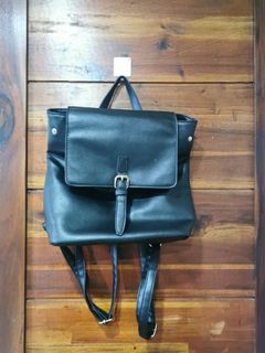 (Category: ) located in . Submitted by dencloset (Listing ID 1142975521, Image 1). Description: .