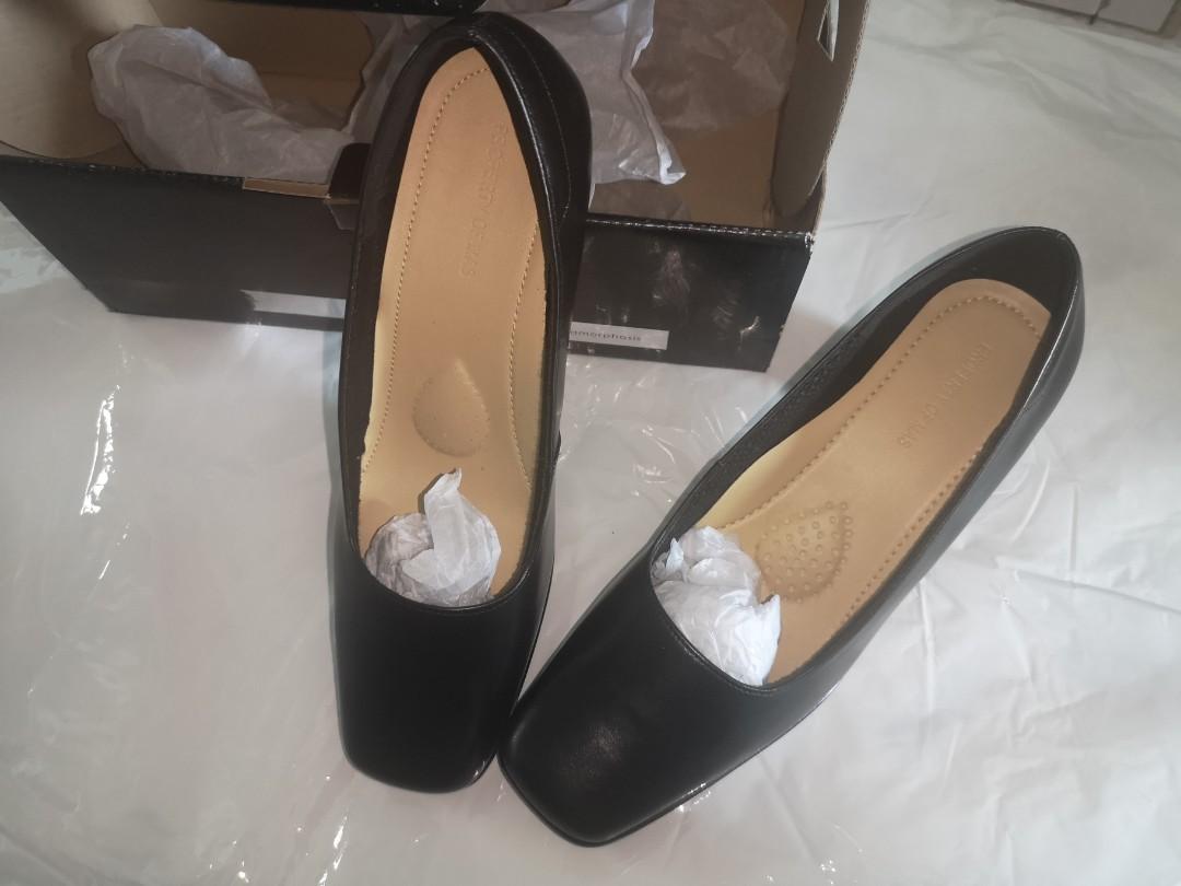 Cabin crew flat shoes hotsell