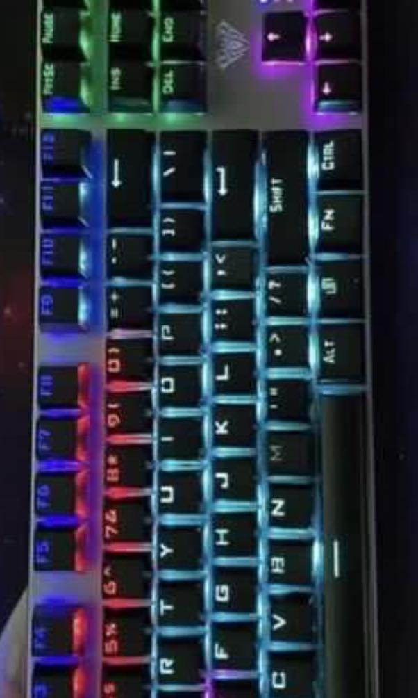 Mechanical Keyboard (Category: Controllers) located in Singapore. Submitted by pankajt (Listing ID 1143048721, Image 1). Description: selling due to upgraded with razer keyboard.