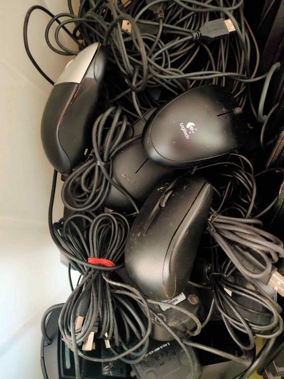 Mouse for Computer @250each (Category: Mouse & Mousepads) located in Angeles City. Submitted by edjazmin (Listing ID 1142953619, Image 2). Description: Mouse for Computer @250each More than 20pcs Good condition Located @544 acacia st. Dona Belen subdivision Sto. Cristo Angeles city Pampanga 2009 Contact no. 09173867827 Stay safe and God bless!! .